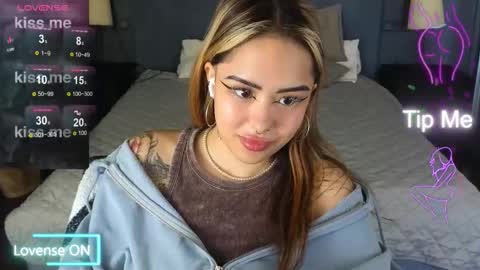 Kim online show from 11/19/25, 07:14