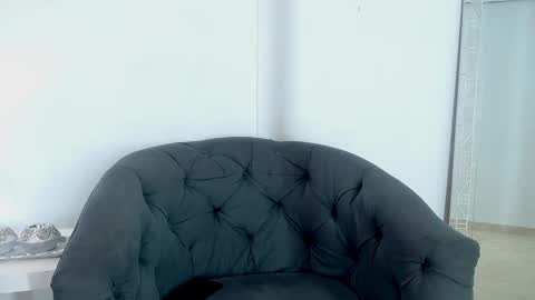 Snapshot of kim_lennon chatting on 01/09/25, 04:28 K I M online show from 01/09/25, 04:28