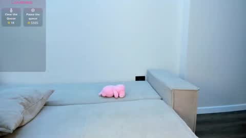 Snapshot of kim_sua chatting on 11/15/25, 01:18 Su A online show from 11/15/25, 01:18