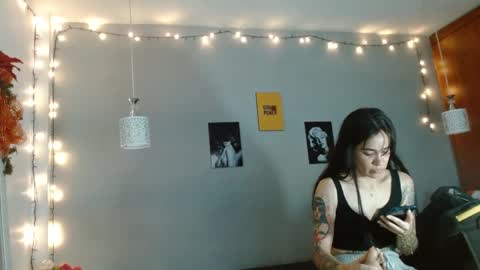 Snapshot of kimandyuk chatting on 12/11/24, 07:03 Kim Yuk online show from 12/11/24, 07:03