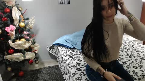 Snapshot of kimandyuk chatting on 12/21/24, 05:40 Kim Yuk online show from 12/21/24, 05:40