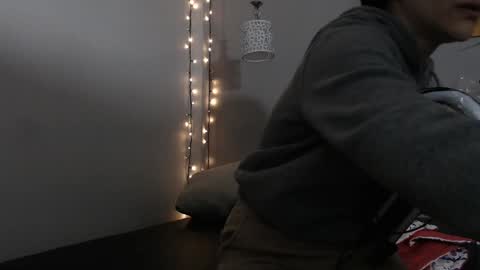 Snapshot of kimandyuk chatting on 01/04/25, 07:13 Kim Yuk online show from 01/04/25, 07:13