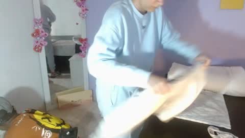 Snapshot of kimandyuk chatting on 02/16/25, 02:42 Kim Yuk online show from 02/16/25, 02:42