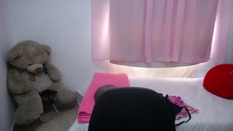 Kim online show from 02/21/25, 04:16