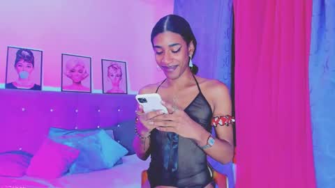 Your Queen KIM online show from 12/19/24, 12:34