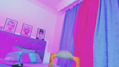 Your Queen KIM online show from 02/08/25, 11:55