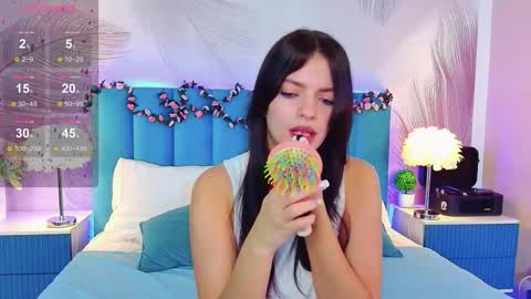 Snapshot of kimberlyy77 chatting on 11/10/25, 06:56 Kim online show from 11/10/25, 06:56