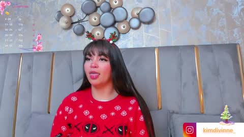 Snapshot of kimdevinne chatting on 12/24/24, 03:27 KIM online show from 12/24/24, 03:27