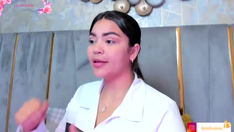  KIM  online show from 10/11/25, 03:28