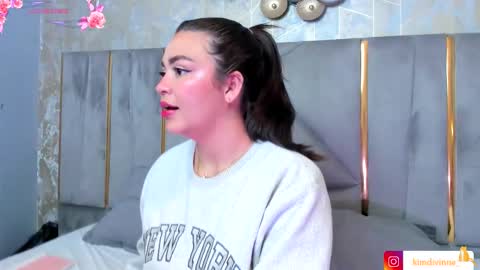  KIM  online show from 10/17/25, 02:37