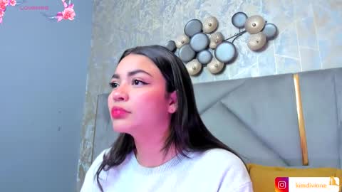  KIM  online show from 11/05/25, 02:44