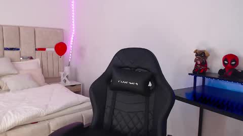 Snapshot of kimgeorgia chatting on 02/15/25, 11:58 KimGeorgia online show from 02/15/25, 11:58