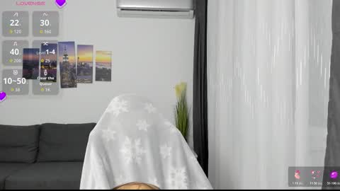 kimi_ivy online show from 11/17/25, 05:13