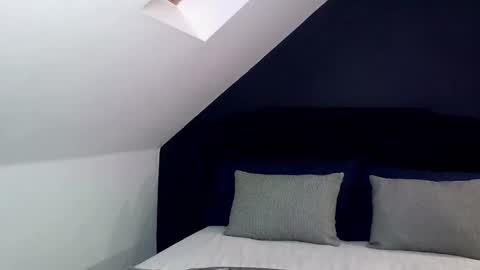 Snapshot of kimihoney_ chatting on 09/11/25, 09:48     Help me reach 100 thumbs up  online show from 09/11/25, 09:48