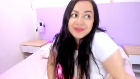 Snapshot of kimkalifa chatting on 01/25/25, 04:57 Camila online show from 01/25/25, 04:57