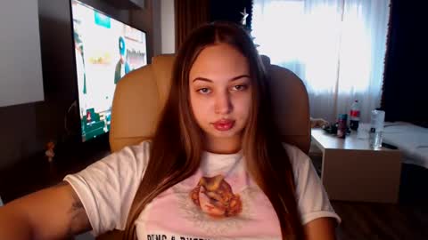 Snapshot of kimlee4 chatting on 01/04/25, 01:31 Kim Lee online show from 01/04/25, 01:31