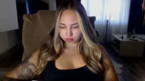 Kim Lee  online show from 10/14/25, 11:22