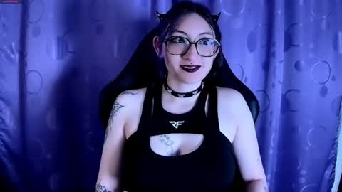 Snapshot of kimlennox_ chatting on 01/29/25, 02:19 online show from 01/29/25, 02:19