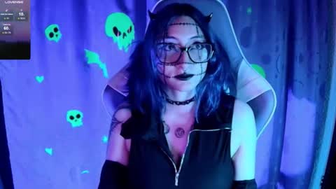 Snapshot of kimlennox_ chatting on 11/21/25, 02:16 online show from 11/21/25, 02:16