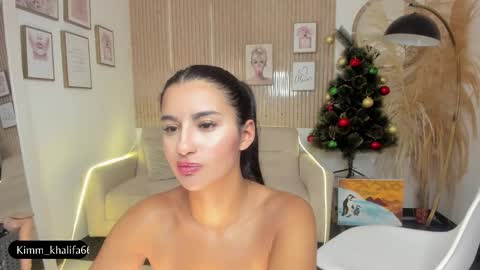 Kim  online show from 12/29/24, 12:41