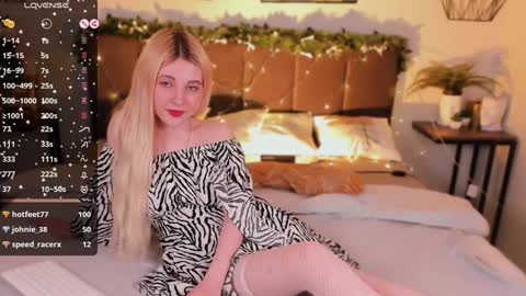 Snapshot of kimmie_shine chatting on 01/08/25, 04:54 Your Kimmie follow me online show from 01/08/25, 04:54