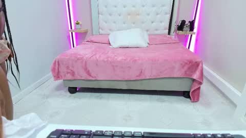 Kim online show from 10/28/25, 12:52