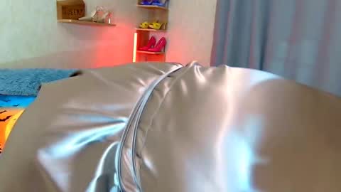 Kim online show from 11/01/25, 06:43