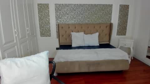 Kim online show from 11/12/25, 07:57