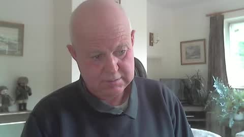 Snapshot of kindahairy4u chatting on 10/29/25, 02:30 kindahairy4u online show from 10/29/25, 02:30