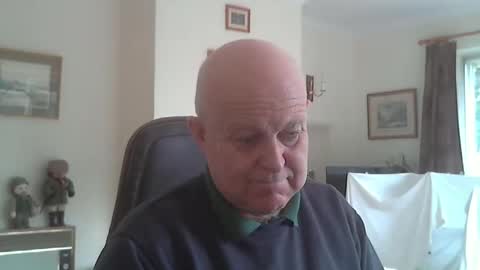 Snapshot of kindahairy4u chatting on 11/04/25, 11:09 kindahairy4u online show from 11/04/25, 11:09