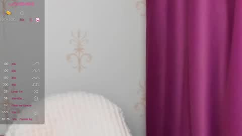 Snapshot of kindhazelhere_ chatting on 02/05/25, 01:15 Hazel online show from 02/05/25, 01:15