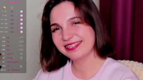 Snapshot of kindhazelhere_ chatting on 02/18/25, 05:21 Hazel online show from 02/18/25, 05:21