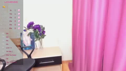 Snapshot of kindhazelhere_ chatting on 02/27/25, 11:59 Hazel online show from 02/27/25, 11:59