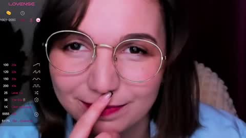 Snapshot of kindhazelhere_ chatting on 02/28/25, 10:39 Hazel online show from 02/28/25, 10:39