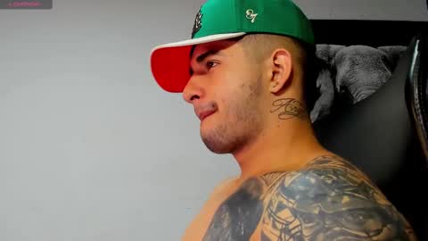 Snapshot of king_falconer chatting on 11/15/25, 11:43 Angel Falconer online show from 11/15/25, 11:43