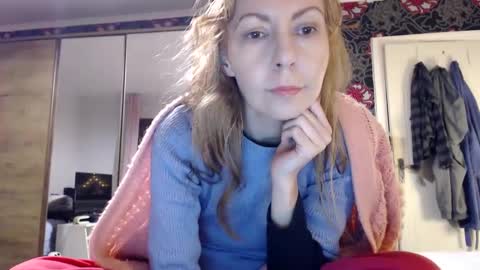 Snapshot of kingandprincess chatting on 01/01/25, 05:33 sexysexyhotwetpinkredpussy online show from 01/01/25, 05:33