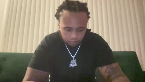 Snapshot of kingdabiggest chatting on 11/11/25, 07:52 KingDaBiggest online show from 11/11/25, 07:52