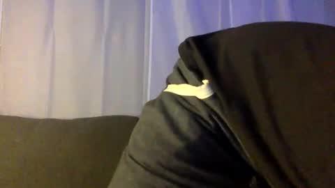 Snapshot of kinglibra420 chatting on 12/08/24, 07:15 loyal fuck online show from 12/08/24, 07:15