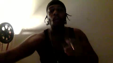 Snapshot of kinglibra420 chatting on 10/18/25, 09:43 loyal fuck online show from 10/18/25, 09:43