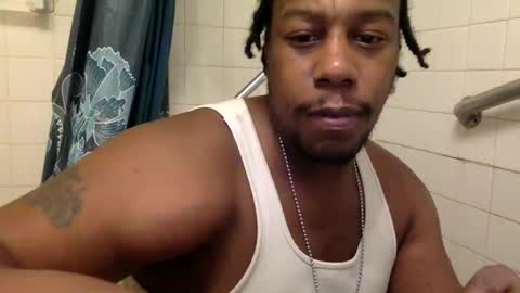 Snapshot of kinglibra420 chatting on 10/26/25, 12:44 loyal fuck online show from 10/26/25, 12:44