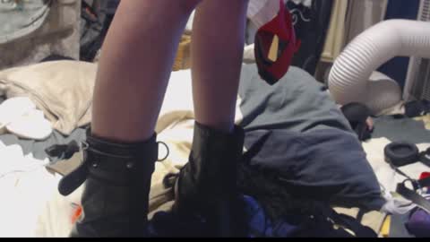 Snapshot of kinkeysole chatting on 03/02/25, 04:42 kinkeysole online show from 03/02/25, 04:42