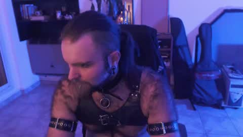 Snapshot of kinkracc chatting on 09/27/25, 07:46 kinkRacc online show from 09/27/25, 07:46