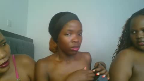 kinky_aria online show from 10/11/25, 05:55