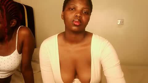 Lola online show from 10/05/25, 02:48