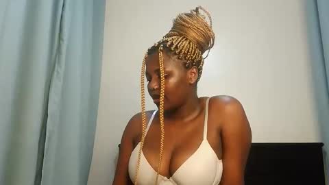 Lola online show from 10/18/25, 06:30