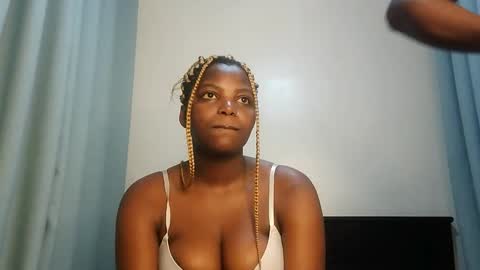 Lola online show from 10/24/25, 09:11