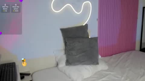 kinky yeyns online show from 10/28/25, 11:51