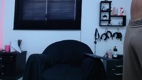 Snapshot of kinkyallisonsub chatting on 01/23/25, 03:22 Allison Diego online show from 01/23/25, 03:22