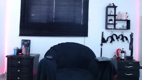 Snapshot of kinkyallisonsub chatting on 02/10/25, 02:48 Allison Diego online show from 02/10/25, 02:48