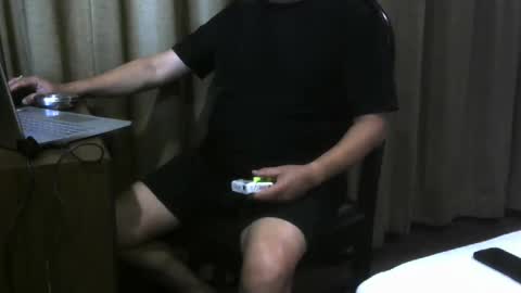 Snapshot of kinkyguy7979 chatting on 01/11/25, 03:42 kinkyguy7979 online show from 01/11/25, 03:42